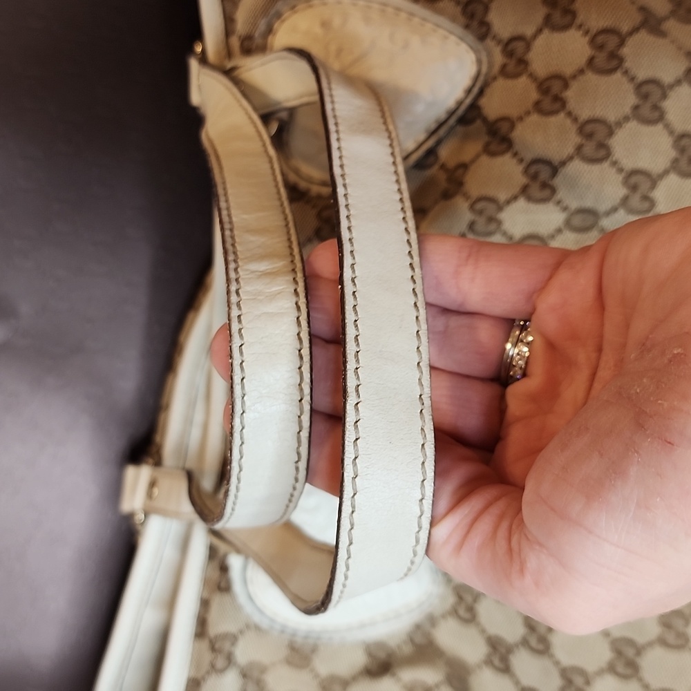 Gucci Monogram Bag - Picture 6 of 17